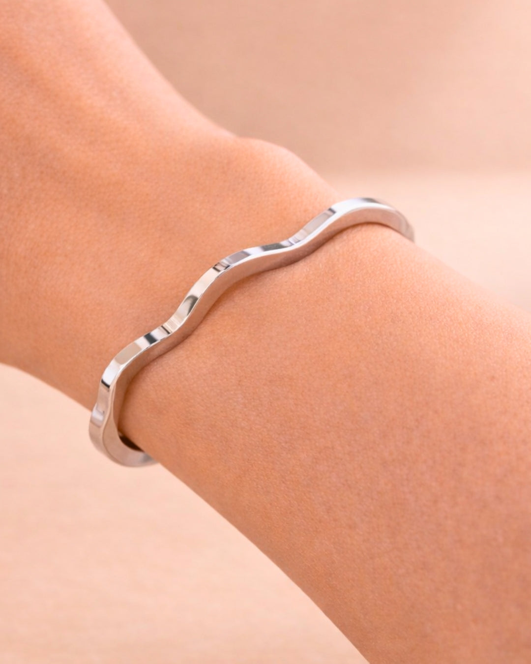 Curved Bracelet